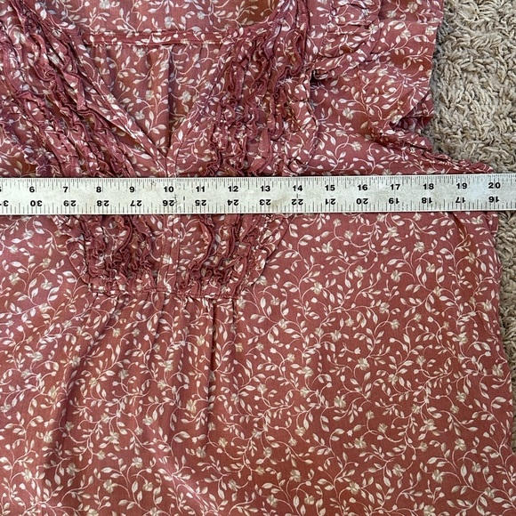 Old Navy Boho Mauve Floral V-Neck Flutter Sleeve Top with Ruffle Details Sz XS - Picture 11 of 12
